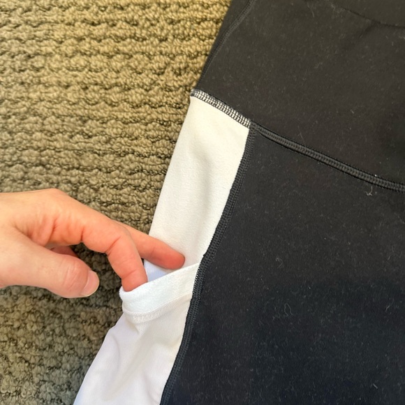 Fabletics Workout Set - Picture 6 of 8